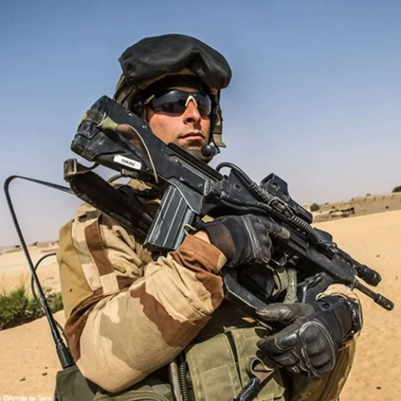 Bolle Combat Ballistic Glasses Kit - with 3 Interchangeable Lenses - Image 8