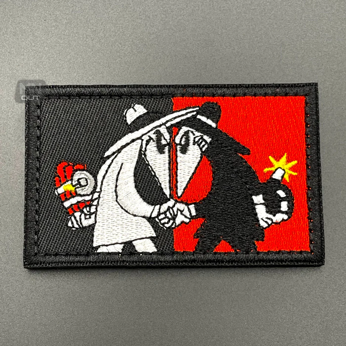 Spy vs Spy Patch, Hook & Loop, 8cm - Image 3